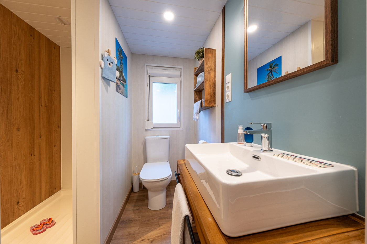 Baño amplio en bungalow de La Siesta Salou