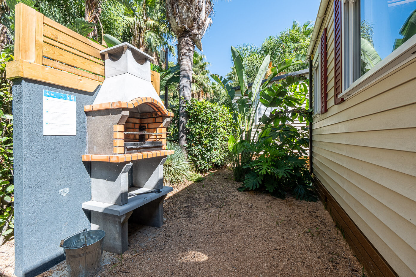 Barbacoa privada en bungalow en centro de Salou